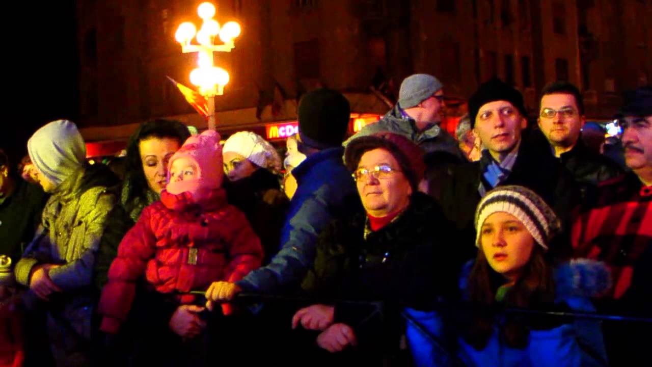 Hora Unirii, lumina de sărbătoare şi cel mai mare Târg de Crăciun