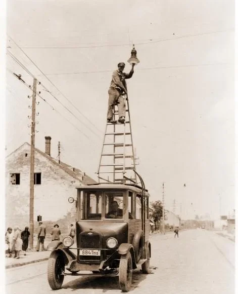 908_Timisoara-la-1930.-Angajati-ai-Uzinei-Electrice