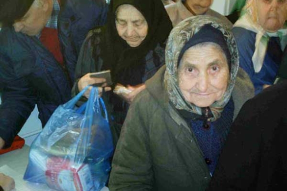 Vin ajutoarele pentru săraci, şomeri, persoanele cu handicap şi pensionari de la UE. În Timiş peste 51000 de persoane vor primi alimente