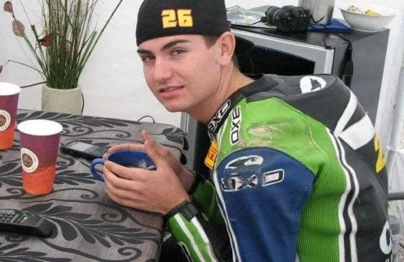 Continuă lupta acasă » Gazeta Sporturilor l-a vizitat pe motociclistul Mircea Vrăjitoru, aflat în comă de 27 de zile după un teribil accident petrecut în Portugalia