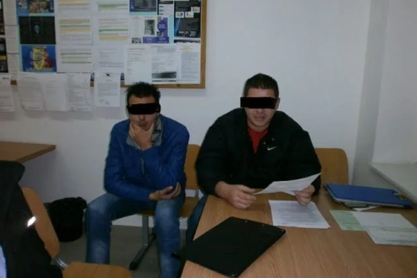 Tineri amendaţi pentru strângere de fonduri
