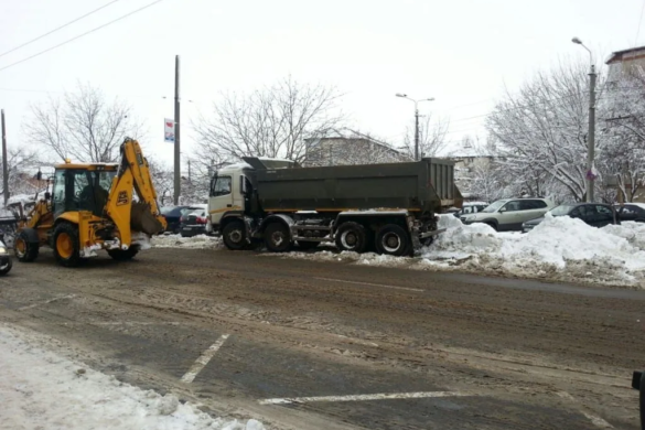 Unde e primarul sunt şi utilaje de deszăpezire! Zona Soarelui – cea mai curăţată zonă