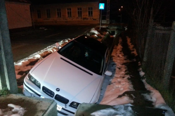 Uite aşa se parchează un BMW în Cartierul Plopi din Timişoara