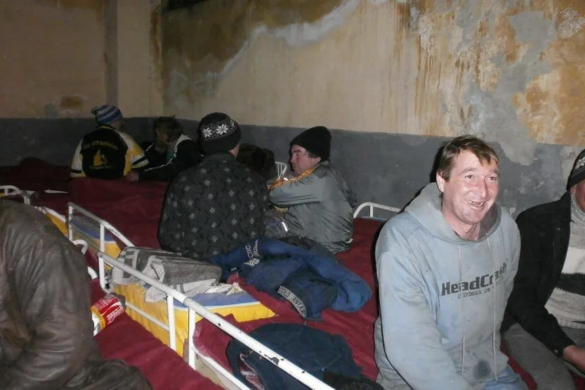 Pe timp de iarnă, oamenii străzii au adăpost non-stop