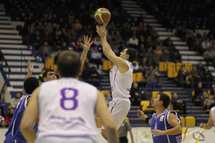 Super-baschet la derby. BC Timişoara 103-91 CSU Ploieşti, după prelungiri 582327 370697696359992 1545167293 n jpg
