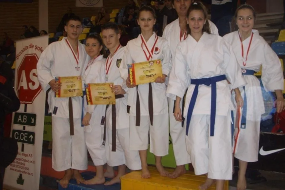 Sportivii Clubului Sho-Dan Karate Timişoara şi-au adjudecat Cupa Internaţională Banzai