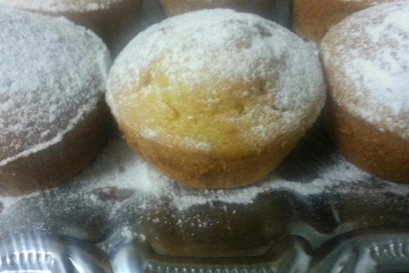 Reţeta zilei – Muffins cu dulceaţă