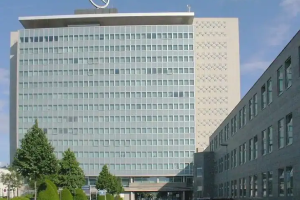 Acordul între Guvern şi Daimler, semnat luni; constructorul german va investi peste 300 milioane euro în România