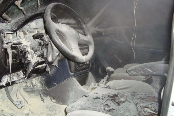 FĂRĂ PERMIS, a provocat un accident la Variaș, a fugit de la locul faptei și apoi și-a INCENDIAT mașina