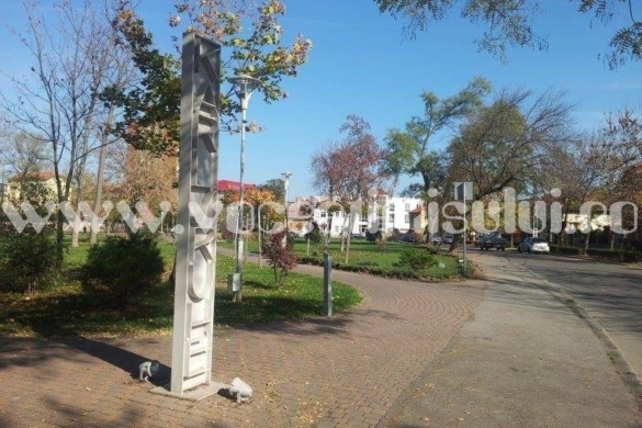 FOTO Internetul gratuit din parcurile timișorene dăunează grav „decorului”! Pe bani publici!