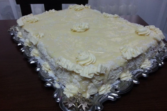 Reţeta zilei – Tort cu cocos şi ciocolată albă