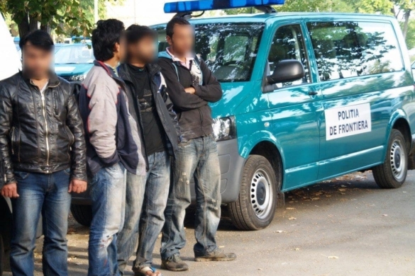 Migranti prinsi la granita cu Serbia. De cine erau ajutati sa intre in tara