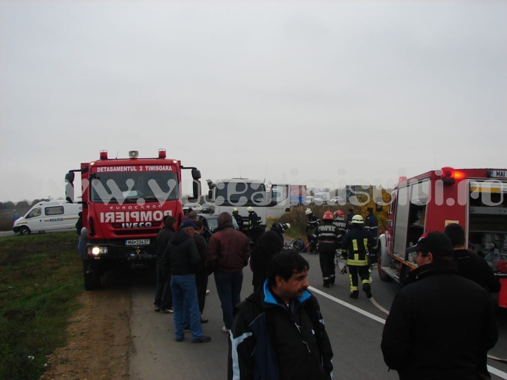 Accident-deosebit-de-grav-între-Albina-şi-Sacoşu-Turcesc.-Un-bărbat-a-murit-după-ce-a-fost-izbit-de-un-autocamion_034