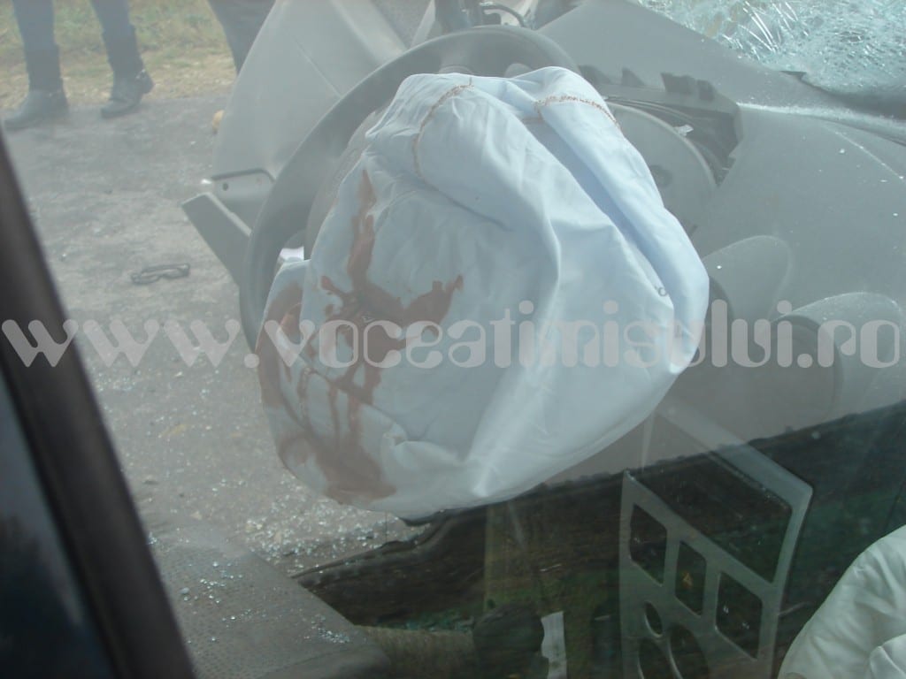 Accident-deosebit-de-grav-între-Albina-şi-Sacoşu-Turcesc.-Un-bărbat-a-murit-după-ce-a-fost-izbit-de-un-autocamion_069