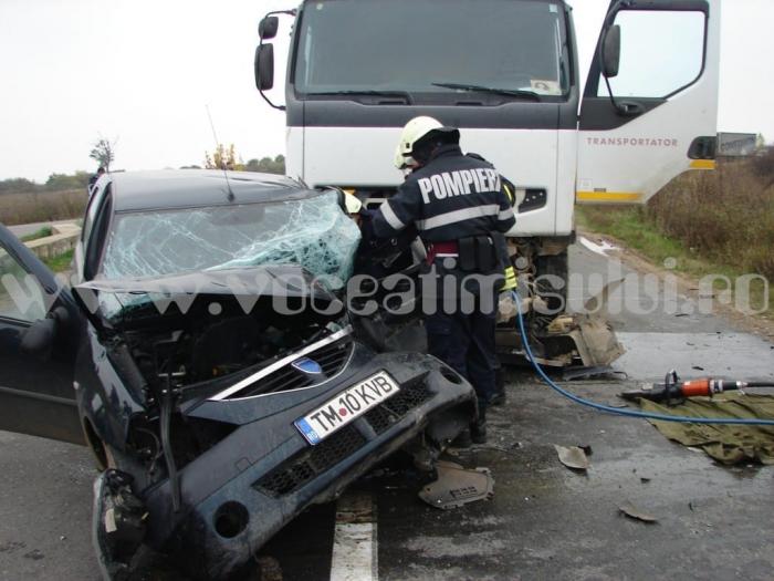 Accident-deosebit-de-grav-între-Albina-şi-Sacoşu-Turcesc.-Un-bărbat-a-murit-după-ce-a-fost-izbit-de-un-autocamion_006