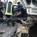 Accident deosebit de grav între Albina şi Sacoşu Turcesc. Un bărbat a murit după ce a fost izbit de un autocamion 010