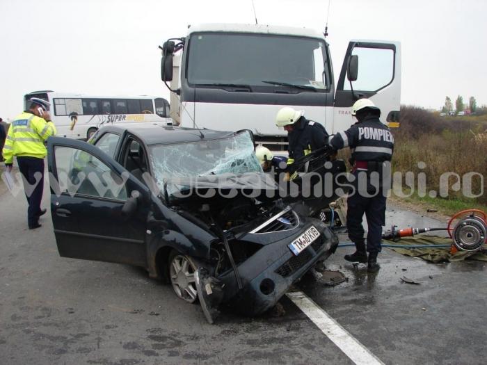 Accident-deosebit-de-grav-între-Albina-şi-Sacoşu-Turcesc.-Un-bărbat-a-murit-după-ce-a-fost-izbit-de-un-autocamion_016