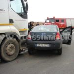 Accident deosebit de grav între Albina şi Sacoşu Turcesc. Un bărbat a murit după ce a fost izbit de un autocamion 024