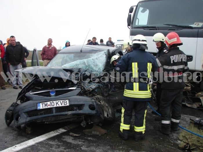 Accident-deosebit-de-grav-între-Albina-şi-Sacoşu-Turcesc.-Un-bărbat-a-murit-după-ce-a-fost-izbit-de-un-autocamion_033