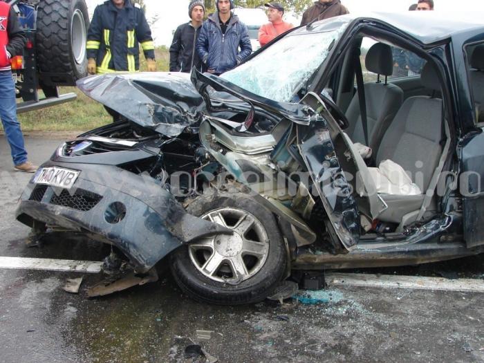 Accident-deosebit-de-grav-între-Albina-şi-Sacoşu-Turcesc.-Un-bărbat-a-murit-după-ce-a-fost-izbit-de-un-autocamion_049