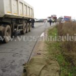 Accident deosebit de grav între Albina şi Sacoşu Turcesc. Un bărbat a murit după ce a fost izbit de un autocamion 050