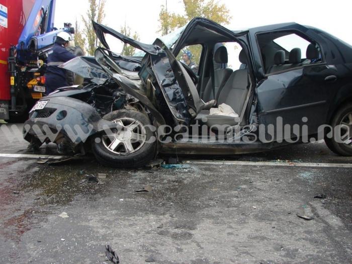 Accident-deosebit-de-grav-între-Albina-şi-Sacoşu-Turcesc.-Un-bărbat-a-murit-după-ce-a-fost-izbit-de-un-autocamion_054