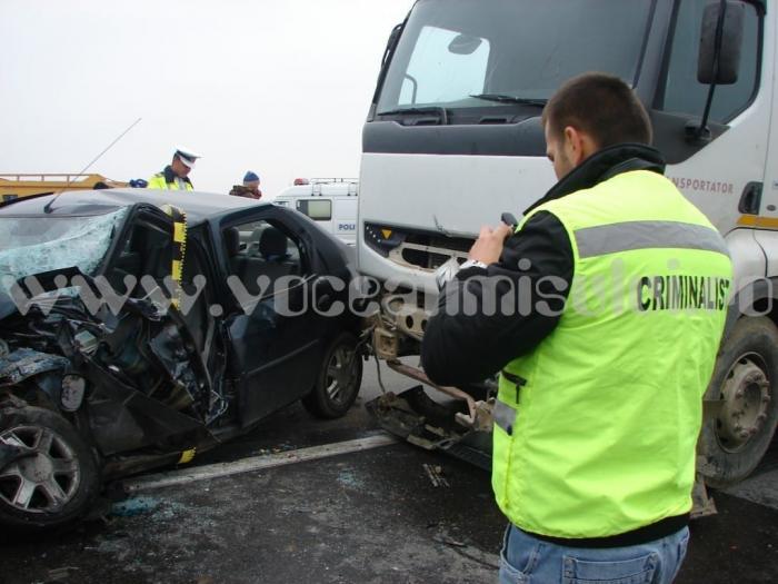 Accident-deosebit-de-grav-între-Albina-şi-Sacoşu-Turcesc.-Un-bărbat-a-murit-după-ce-a-fost-izbit-de-un-autocamion_059