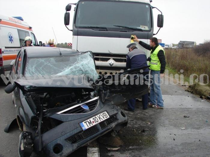 Accident-deosebit-de-grav-între-Albina-şi-Sacoşu-Turcesc.-Un-bărbat-a-murit-după-ce-a-fost-izbit-de-un-autocamion_064
