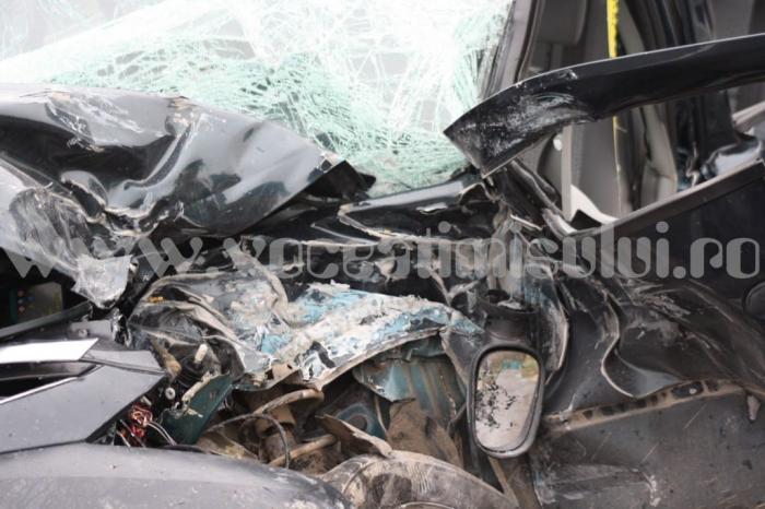 Accident-deosebit-de-grav-între-Albina-şi-Sacoşu-Turcesc.-Un-bărbat-a-murit-după-ce-a-fost-izbit-de-un-autocamion_075