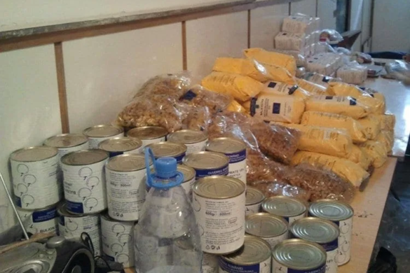 Noapte albă pentru hrană. Timişorenii la coadă pentru alimente de la U.E.