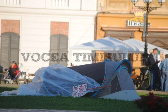 Corturi vandalizate şi momente de respiro ale protestatarilor. Uniţi salvăm mai încolo Roşia Montană!