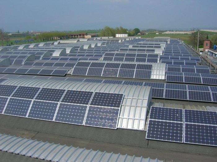 panouri-fotovoltaice-hala-industriala-constructii-info490