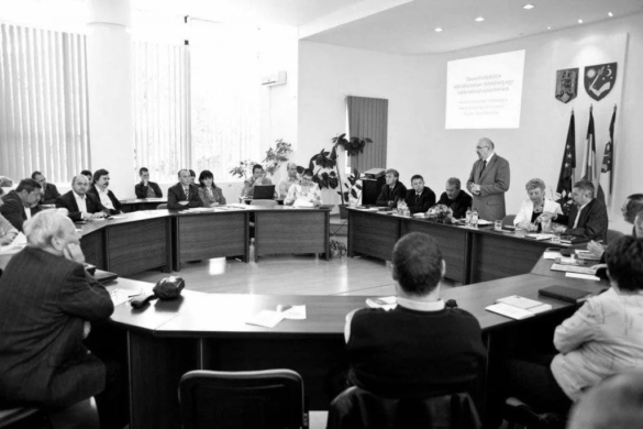UDMR sprijină mărirea salariilor pentru funcționarii publici locali