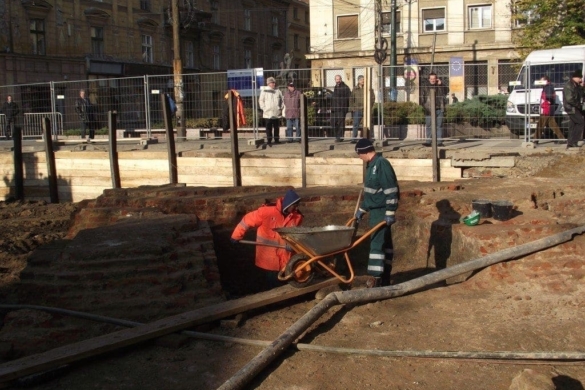 Pe zi ce trece, noi descoperiri arheologice în Piaţa Sfântul Gheorghe din Timişoara