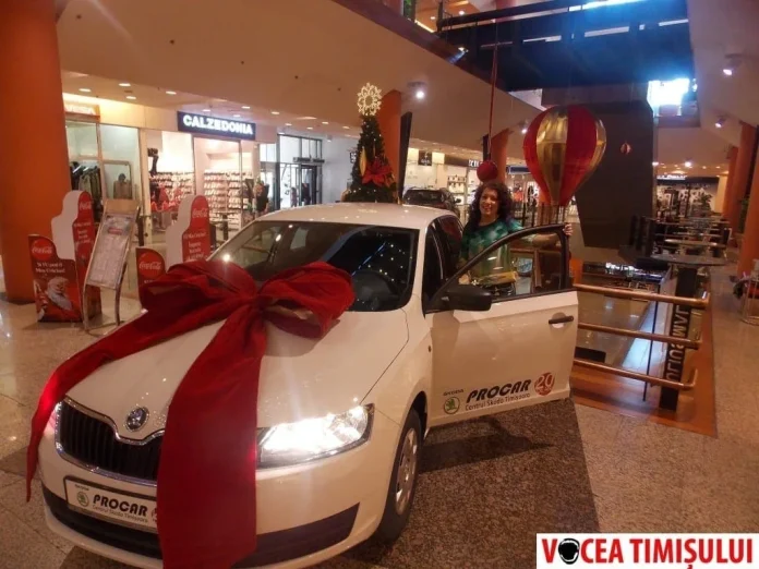 O timişoreancă de 32 de ani s-a ales cu un autoturism Skoda Rapid, după ce a făcut cumpărături la Iulius Mall Iulius Mall jpg