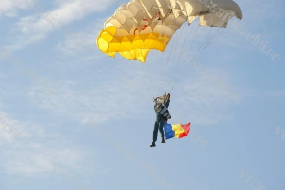 Moş Crăciun, copii şi spectacol aviatic la aerodrumul de lângă Timişoara FOTO/VIDEO