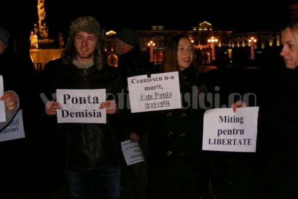 De tot râsu’! Partidul Mişcarea Populară Timiş „testează” reacţia timişorenilor printr-un protest ilegal FOTO/VIDEO