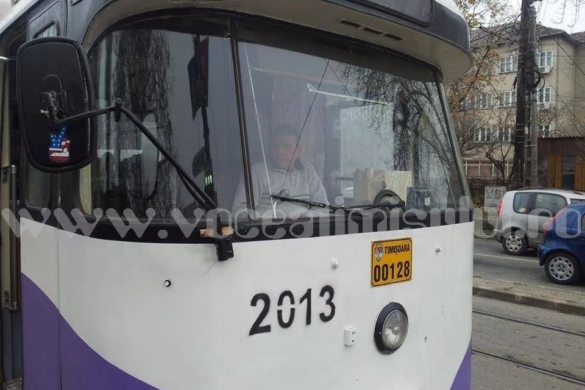 Alo, domnu’ Go(E)ia! Până când mai ţineţi toţi „urmăriţii” pe post de şoferi şi vatmani? Pe când o schimbare în bine la R.A.T.T.?