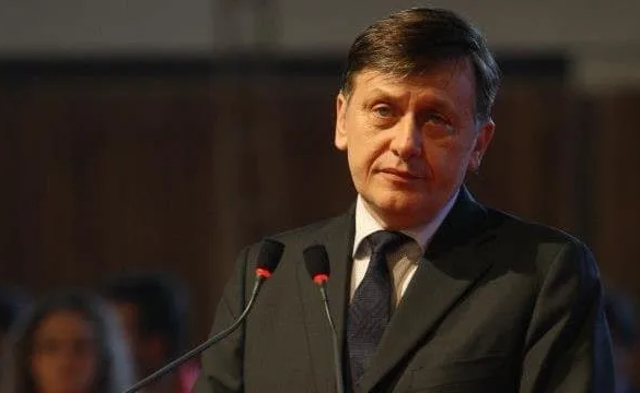 Crin Antonescu: Nu directorii girează o guvernare, liberalii din deconcentrate să își facă datoria