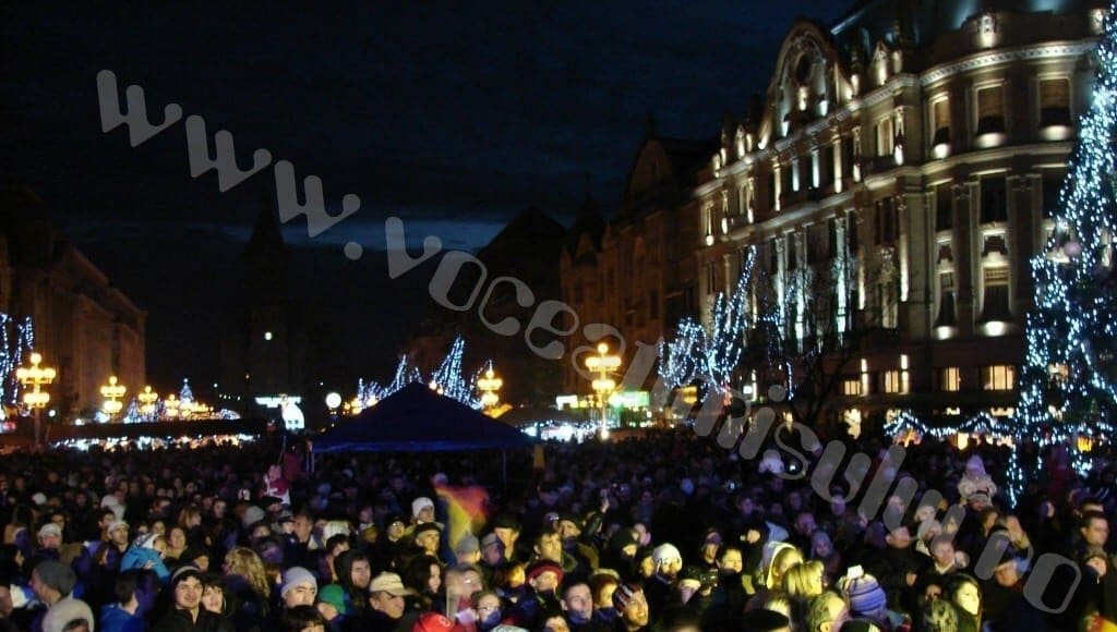 lumina-de-sărbătoare-şi-cel-mai-mare-Târg-de-Crăciun-au-fost-deschise-sâmbătă-seara03