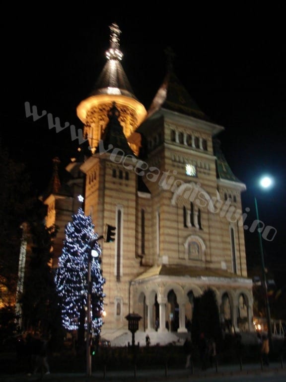 lumina-de-sărbătoare-şi-cel-mai-mare-Târg-de-Crăciun-au-fost-deschise-sâmbătă-seara19