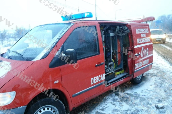 ACCIDENT grav în Ungaria: Un autocar înmatriculat în România s-a răsturnat căzând în gol 10 metri. Autorităţile din Timiş în alertă