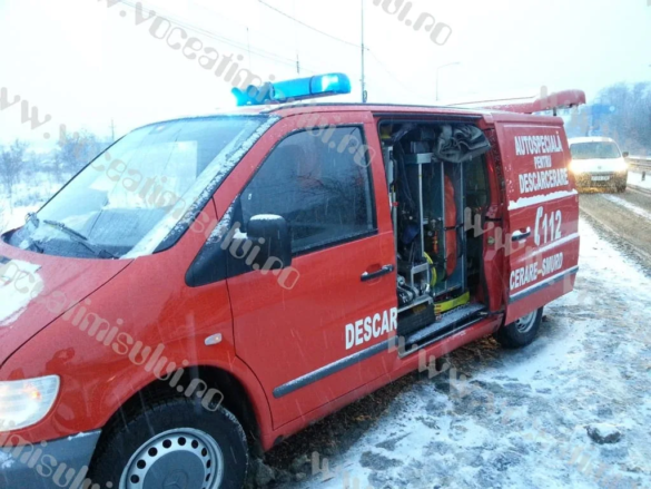 Accident violent din cauza zăpezii pe Calea Lugojului02 jpg