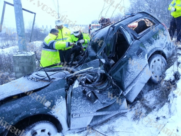 Accident violent din cauza zăpezii pe Calea Lugojului07