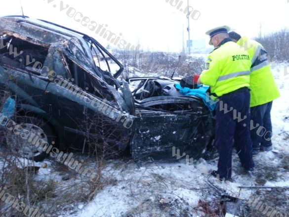 Accident violent din cauza zăpezii pe Calea Lugojului16