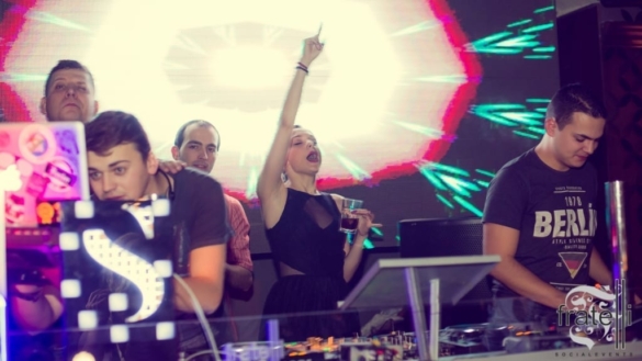 Mykonos la Timişoara şi din Super Paradise în Fratelli24