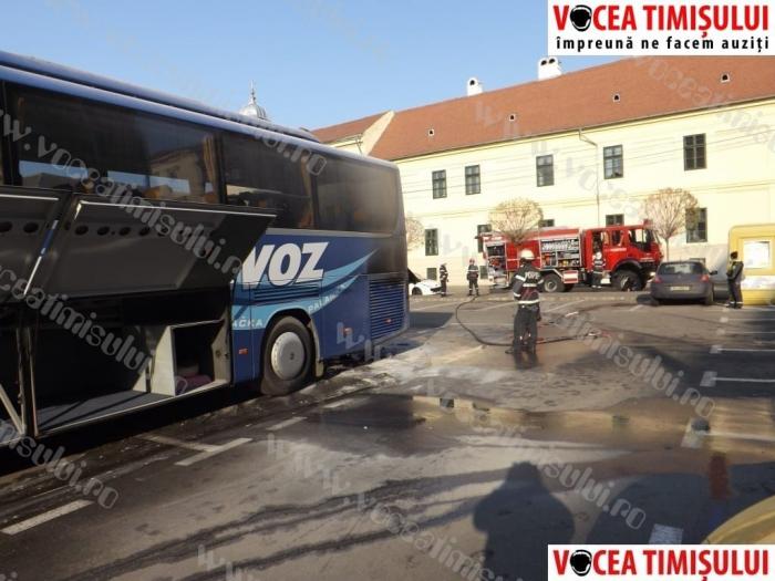 Un autocar a luat foc în parcarea Hotelului Timişoara10 1