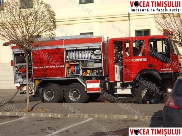 Un autocar a luat foc în parcarea Hotelului Timişoara11