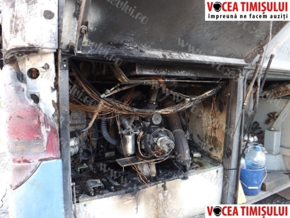 Un autocar a luat foc în parcarea Hotelului Timişoara13