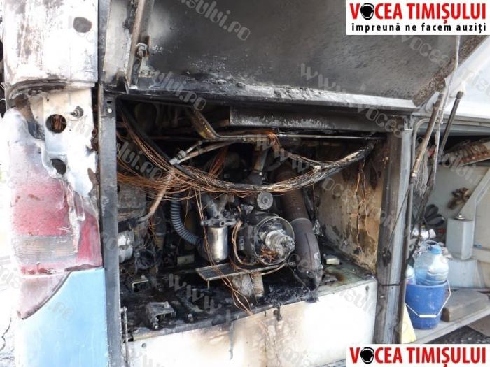 Un autocar a luat foc în parcarea Hotelului Timişoara13 1